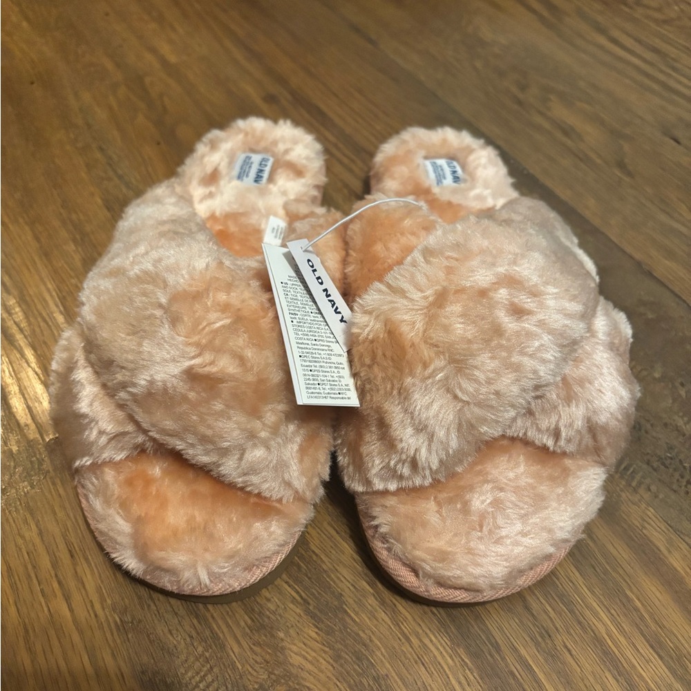NWT OLD NAVY Faux-Fur Cross-Front Slippers